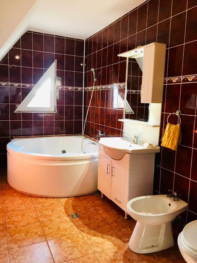 Vila Ekooos Braşov Extérieur photo